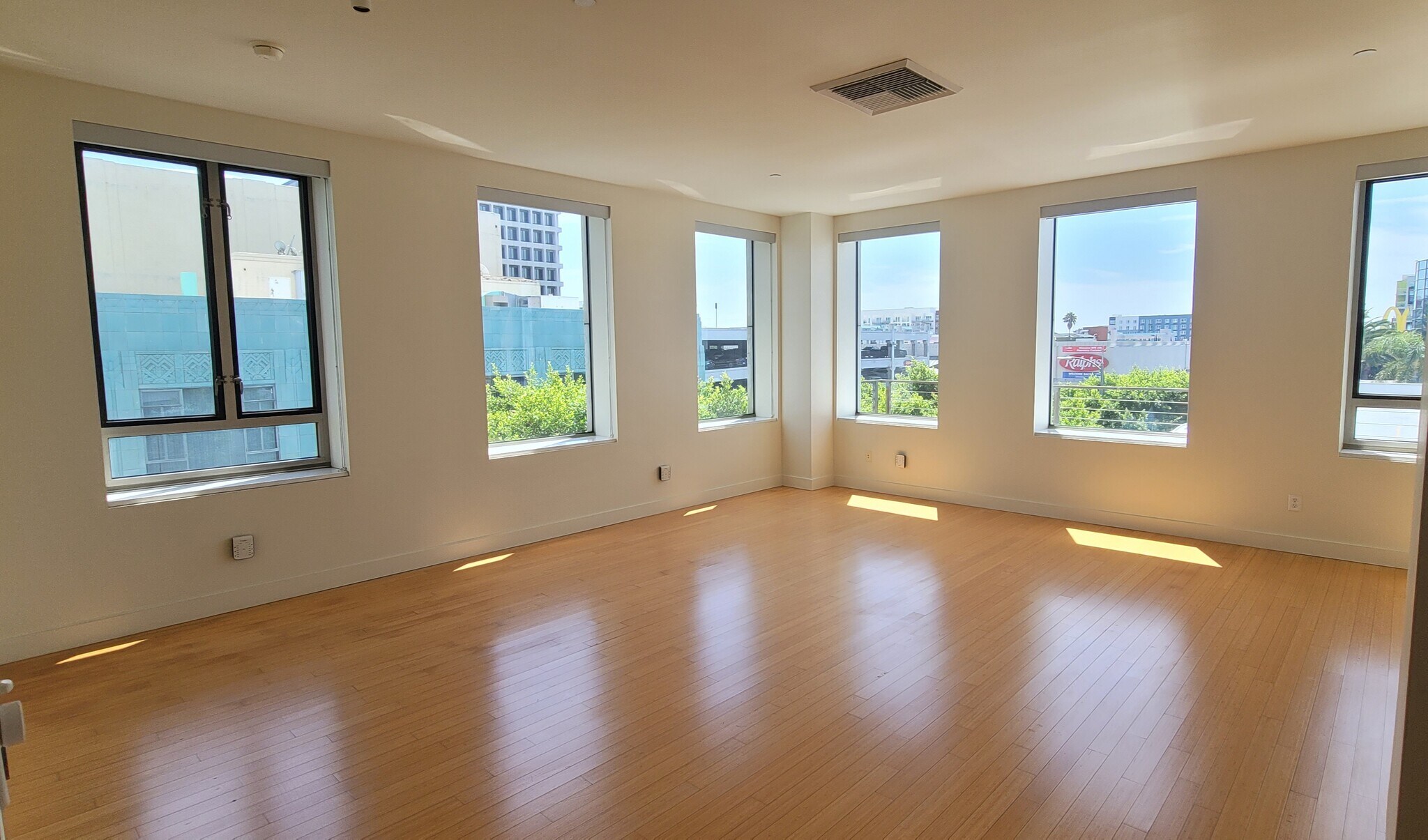 Building Photo - 3810 Wilshire Blvd