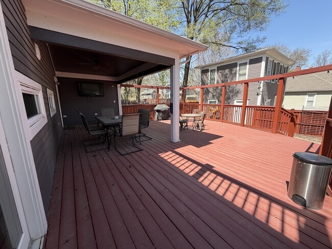 Building Photo - 845 Illinois St