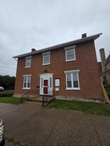 Building Photo - 806 13th St