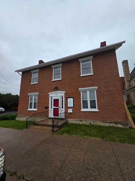 Primary Photo - 806 13th St