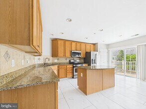 Building Photo - 4587 Whittemore Pl