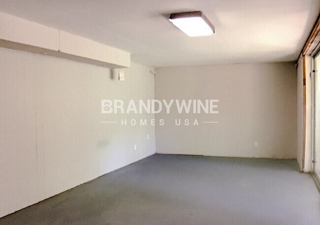 Building Photo - 2764 Scenic Terrace