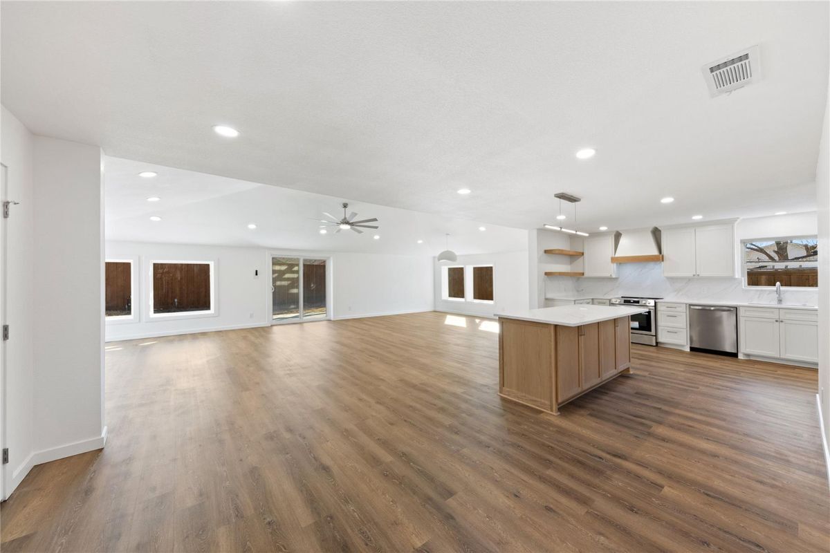 Building Photo - 3616 Woodleigh Dr