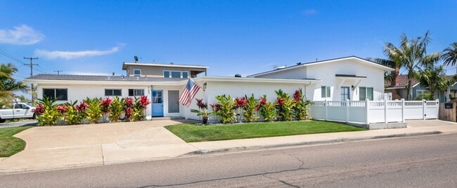 Building Photo - Long Term Unfurnished Rental available a f...
