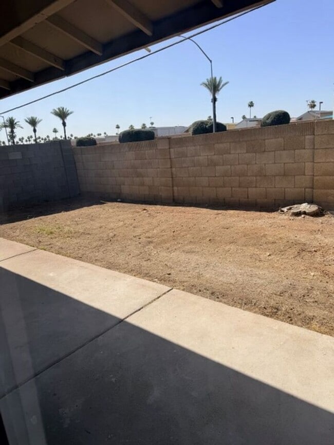 Building Photo - Affordable updated 2 bedroom in Mesa-University and Greenfield