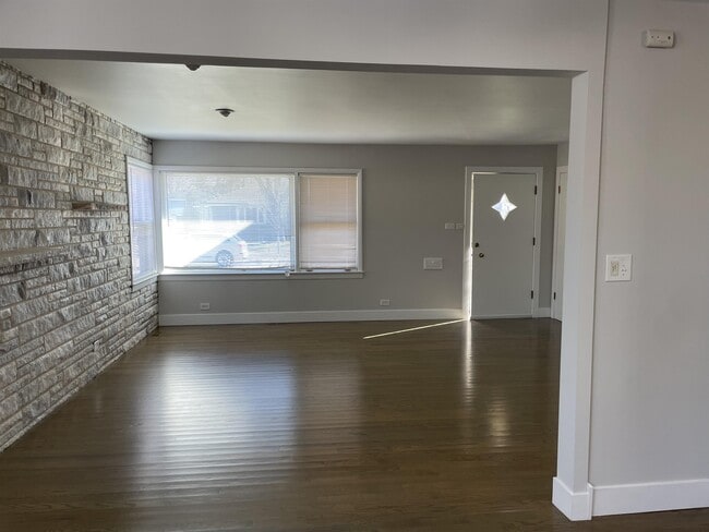 Building Photo - 4240 Gilbert Ave