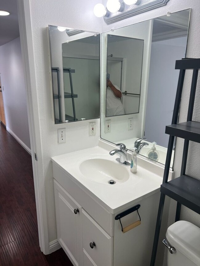 Building Photo - $3850 / 3br - Condo 3 beds 2 baths (West LA)