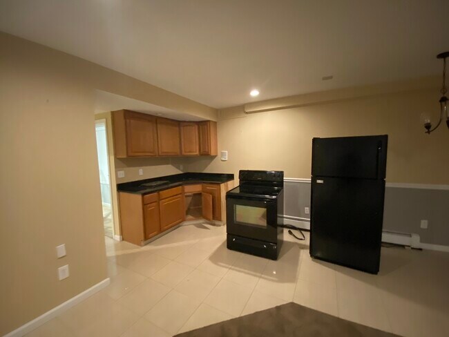 Building Photo - 39 Circle Dr