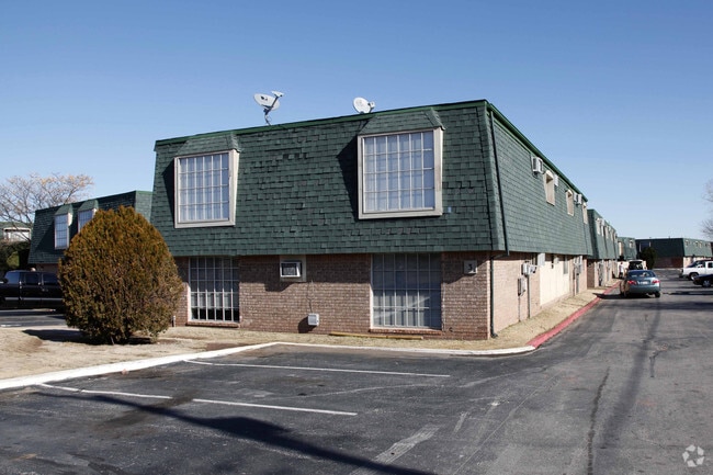 Primary Photo - Villa Verde Apartments