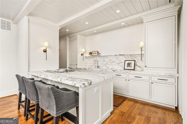 Building Photo - 2575 Peachtree Rd NE