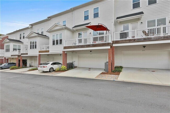 Building Photo - 673 Brennan Dr