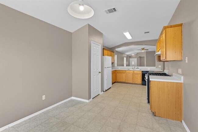 Building Photo - 209 Lake Washington Dr