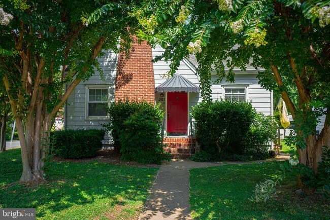 Primary Photo - 301 Adams St