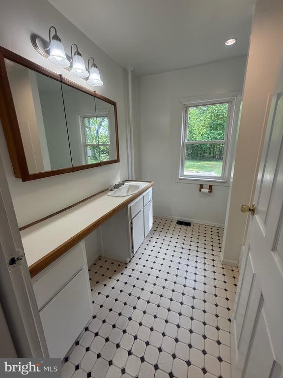 Building Photo - 6565 S Spotswood Trail