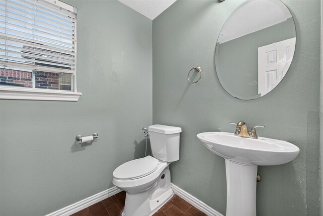 Building Photo - 6311 Drake Elm Dr