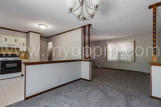Building Photo - Beautiful 3 Bedroom / 2.5 Bath | 120th and...