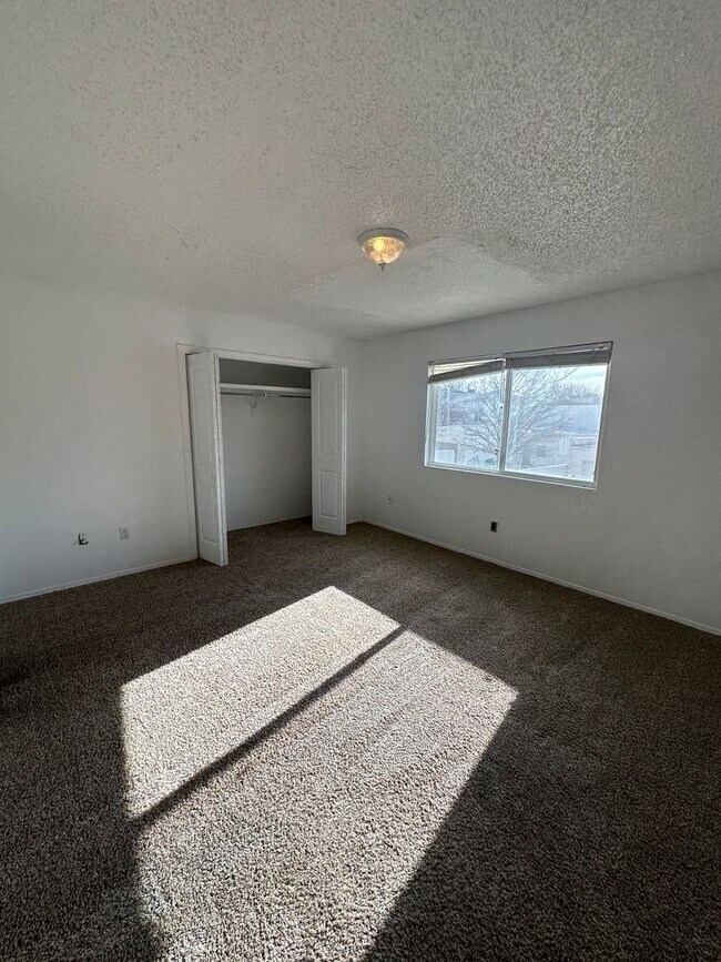 Building Photo - 313 Innsdale Terrace