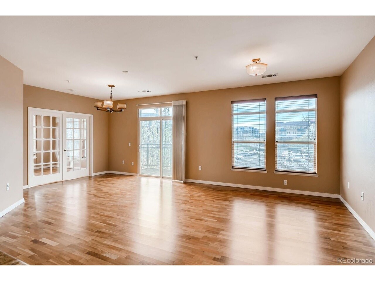 Building Photo - 10176 Park Meadows Dr