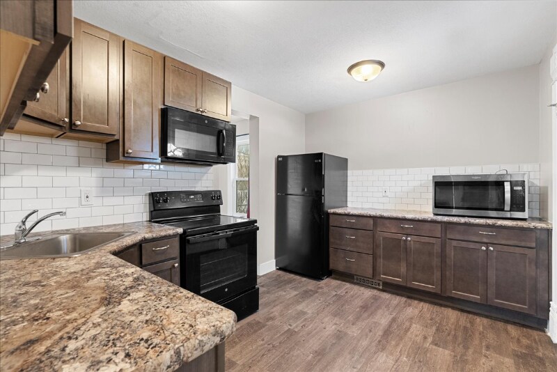 Building Photo - 412 W Genesee St