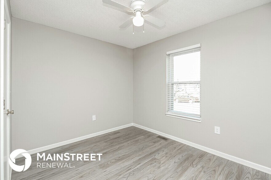 Building Photo - 902 Renee Lynde Dr