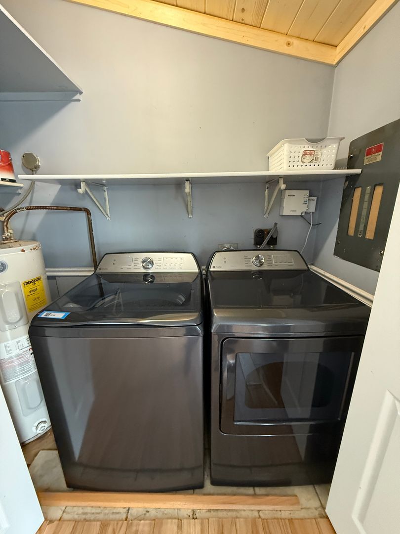 Building Photo - 7215 Shady Ln