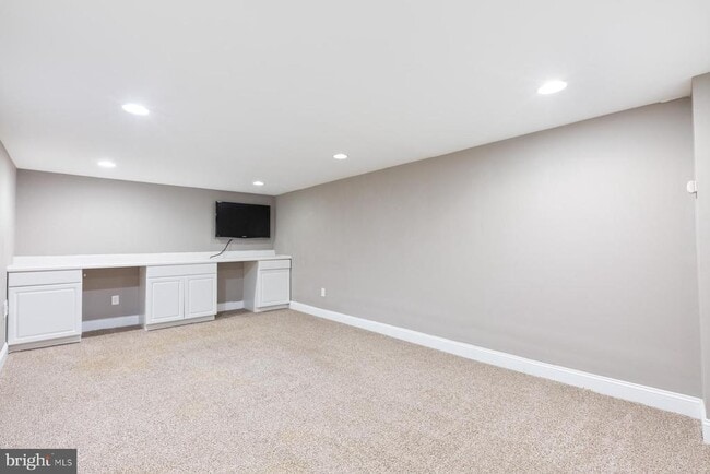 Building Photo - 5650 Sheerock Ct