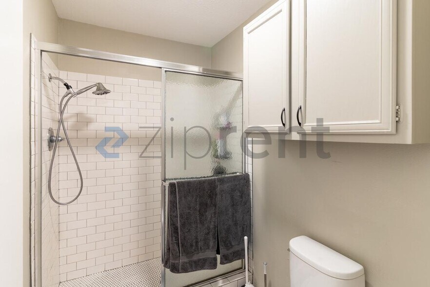 Building Photo - 4159 Steck Ave