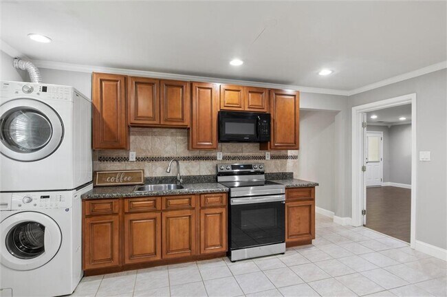 Building Photo - 2115 Julien Overlook