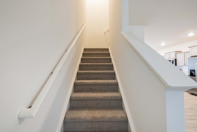 Building Photo - Charming Townhome community   3br 2.5ba with a cooks kitchen with island minutes from I-85 and sh...