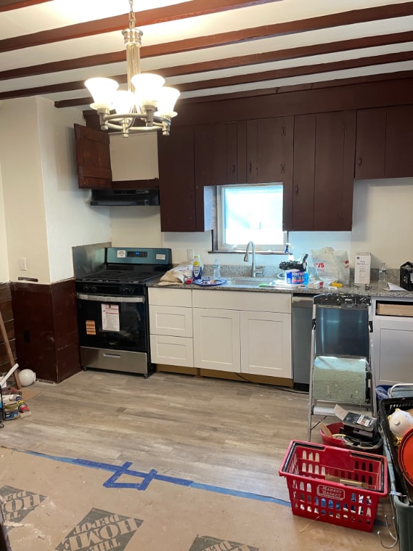 Building Photo - 10.5 Bentley St