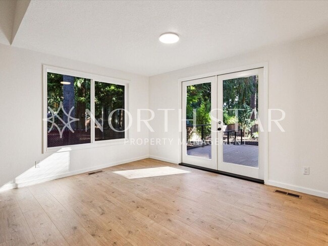 Building Photo - Lake Oswego Home for Lease – Fully Remodeled