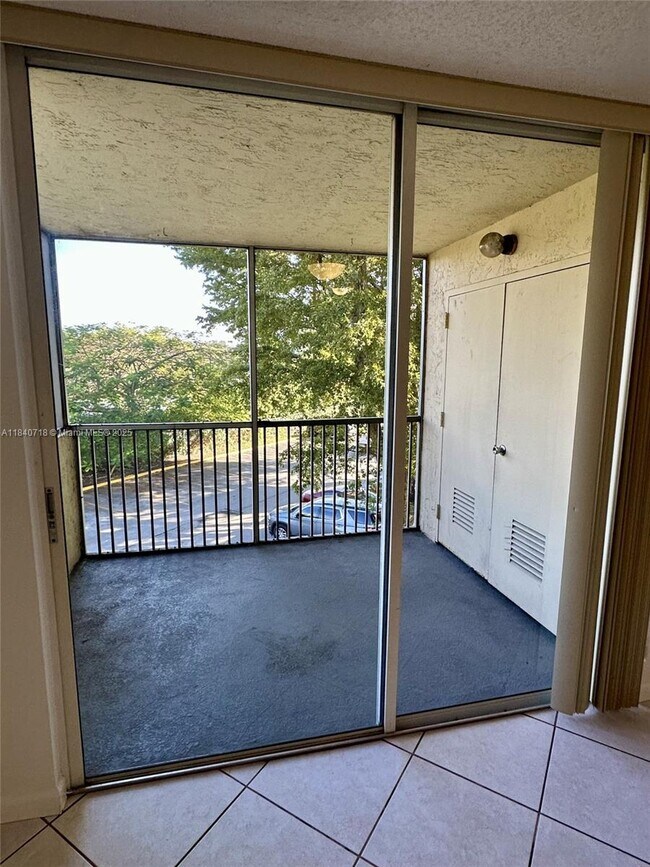 Building Photo - 8363 Lake Dr