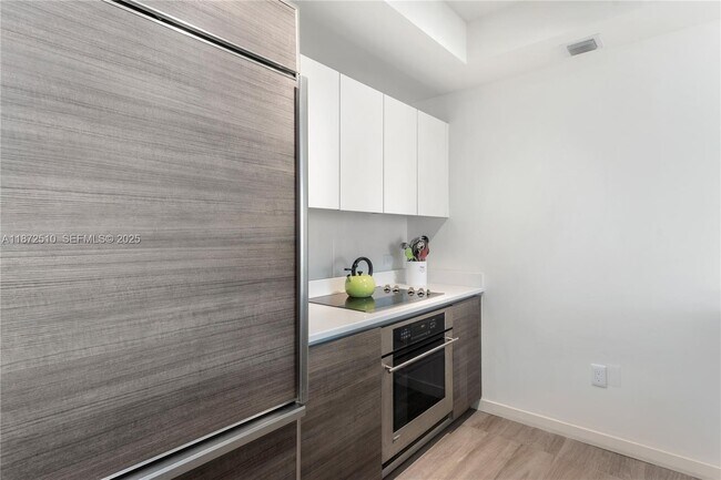 Building Photo - 1100 S Miami Ave