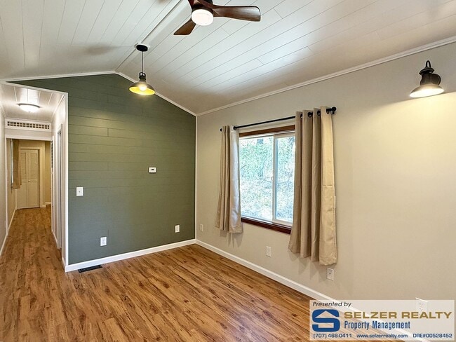 Building Photo - Extensively renovated 1+ bd. cottage in a charming rural setting!