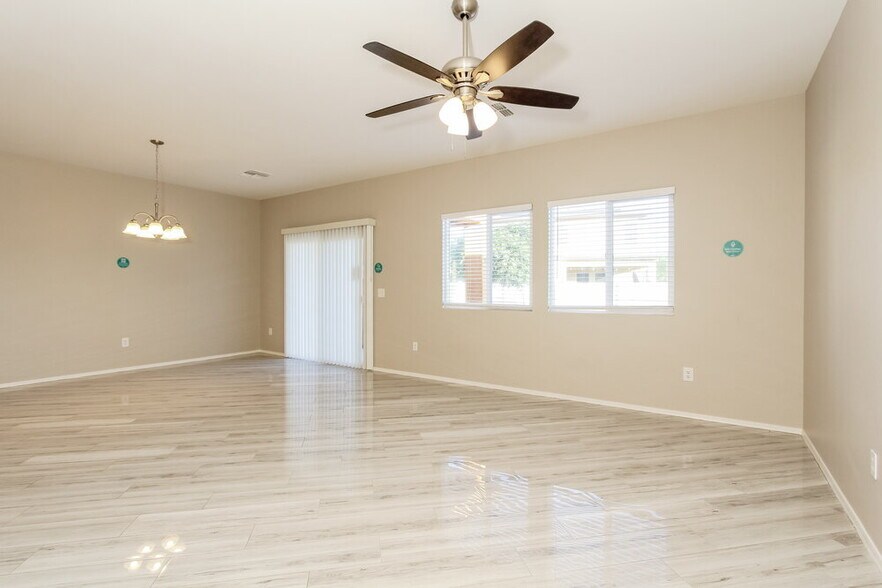 Building Photo - 8391 W Kittiwake Ln