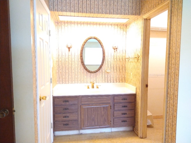 Building Photo - 1541 Maplewood Dr