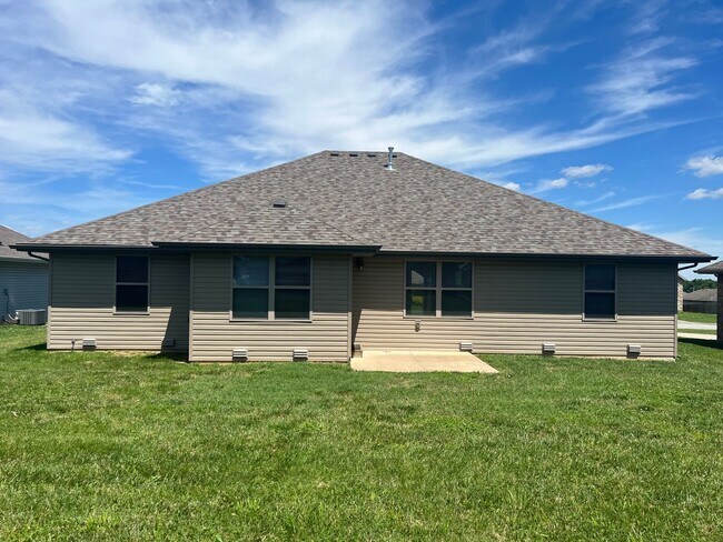 Building Photo - 4 bedroom home in Republic MO!