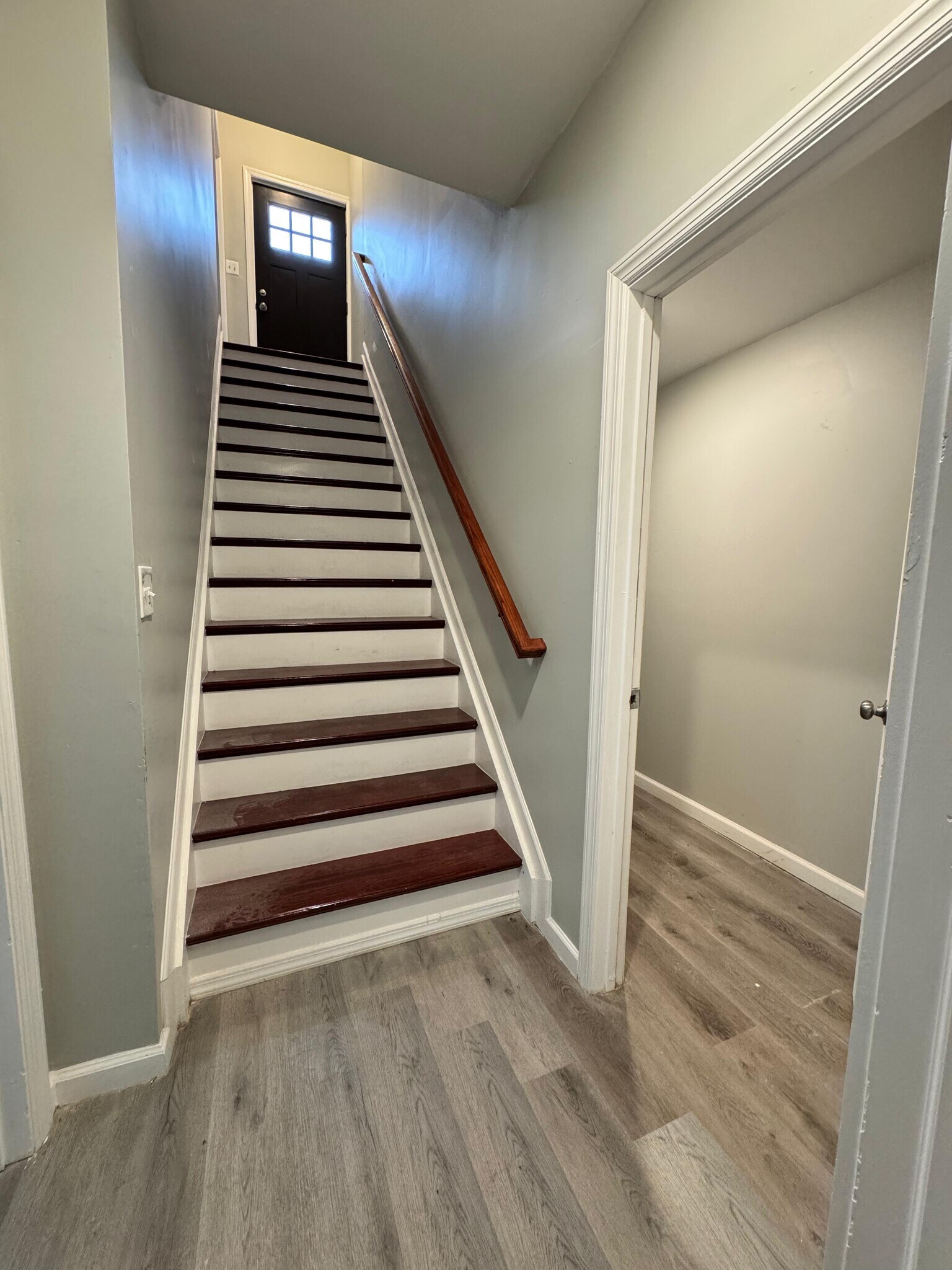 Building Photo - 61 N Grove St