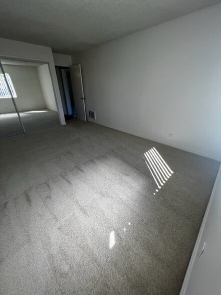 Building Photo - 2929 W 190th St