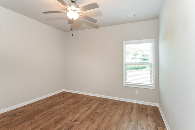 Building Photo - 1010 Smoky Mountain Springs Ln