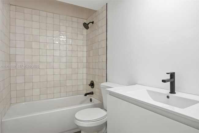 Building Photo - 16380 Briar Patch Pl