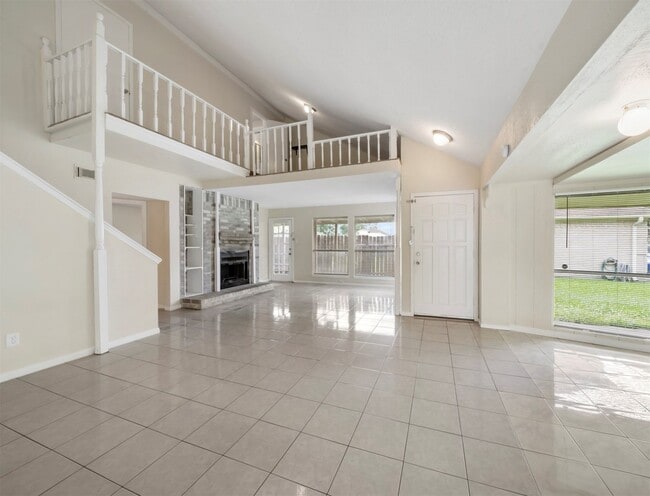 Building Photo - 10906 Canarywood Dr