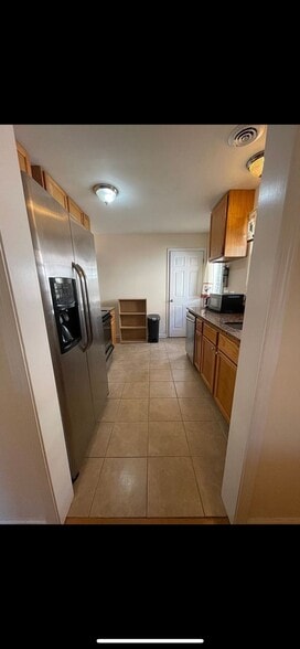 Building Photo - 41 Rose Ln