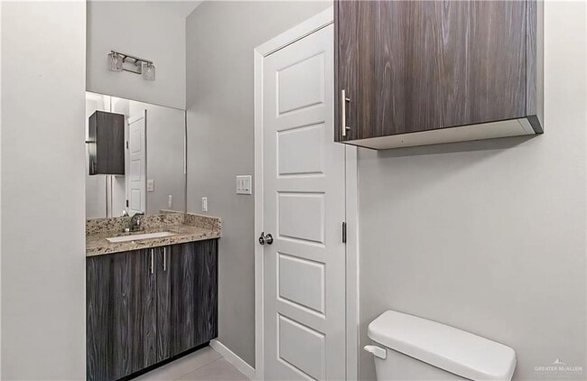 Building Photo - 18 Las Vistas Ln