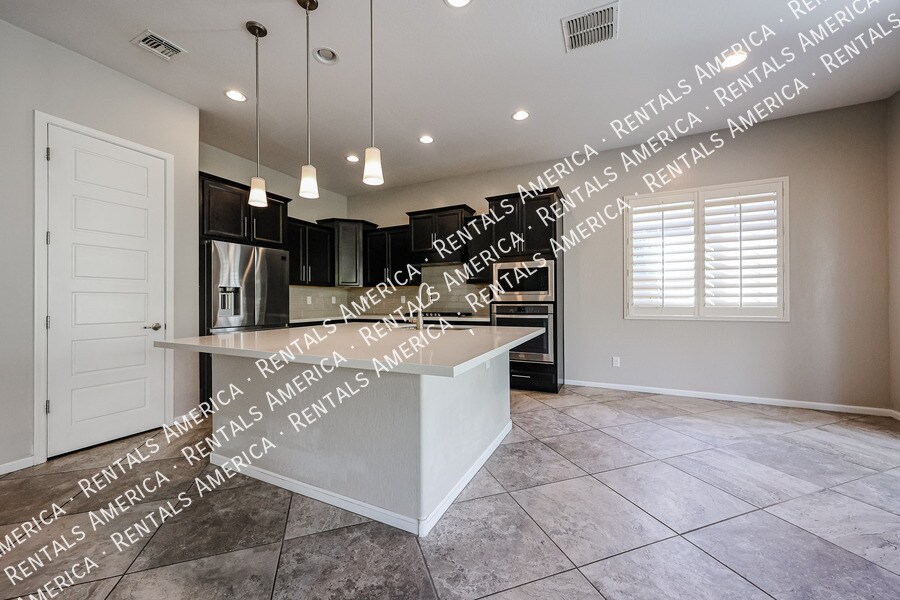 Building Photo - 248 E Desert Broom Dr