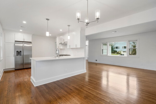 Building Photo - 319 Wagner Ave