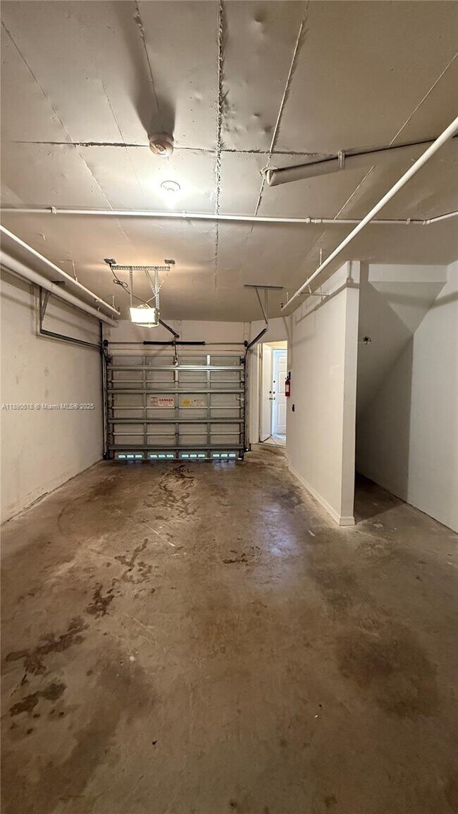Building Photo - 2107 SE 10th Ave