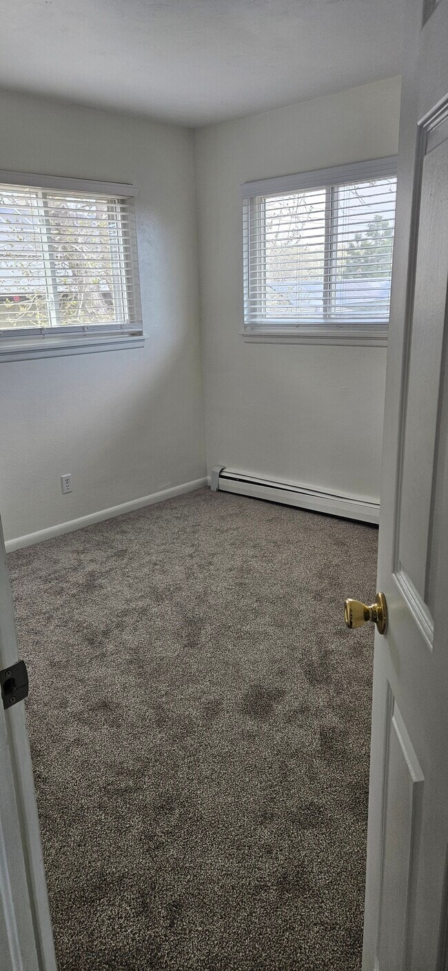 Building Photo - 2221 Cooper Ave