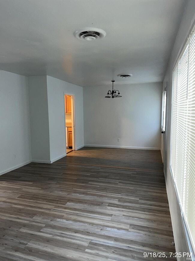 Building Photo - 39031 Edwards Ct