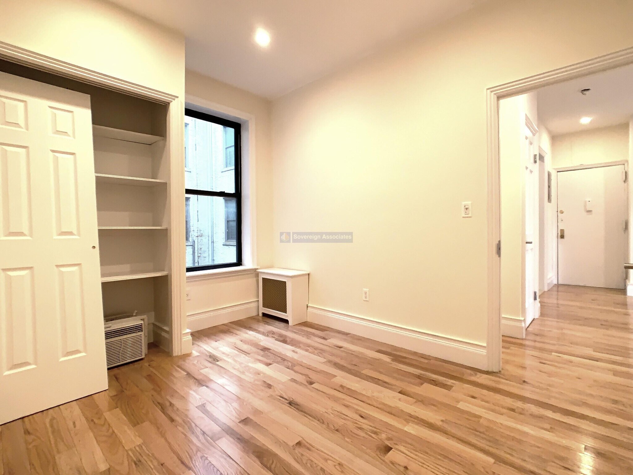 Building Photo - 41-47 Saint Nicholas Terrace